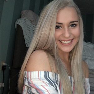 Meet your Posher, Alexis